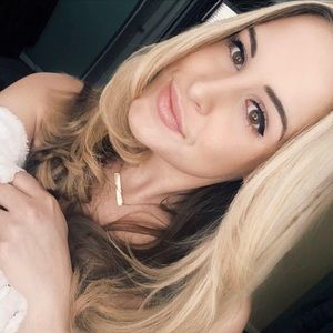 Meet your Posher, Carissa